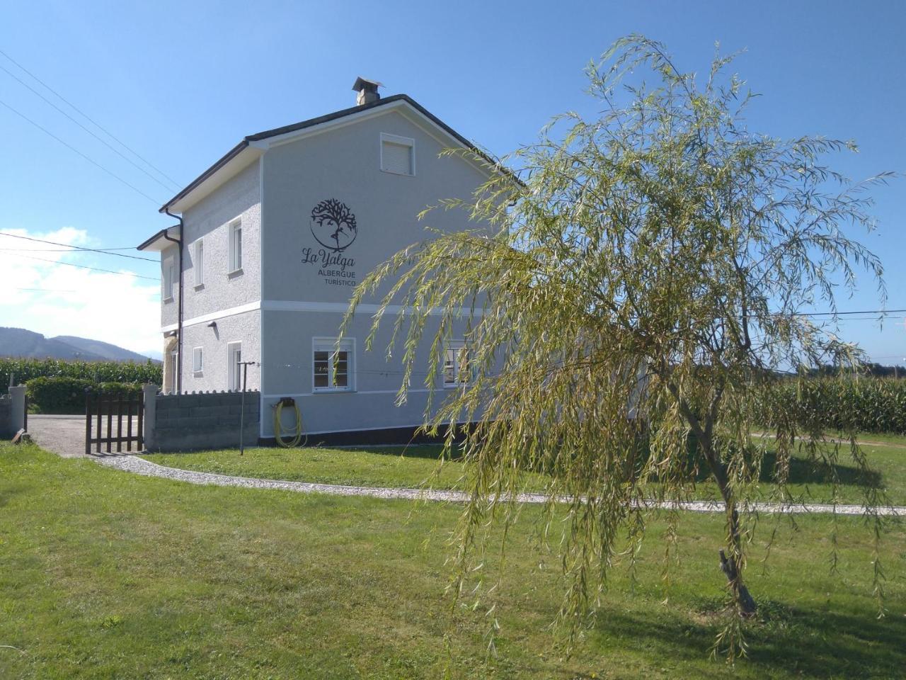 Albergue "La Yalga" Queruas Exterior foto